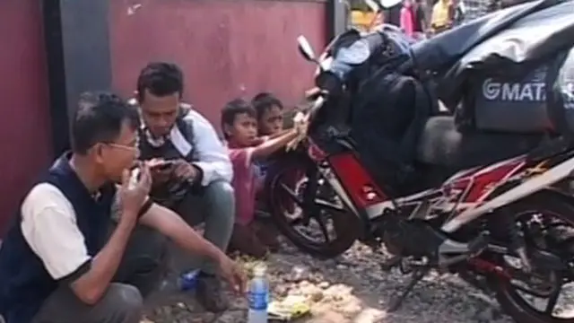 Pertigaan Celeng, Indramayu, Dipadati Pemudik Motor
