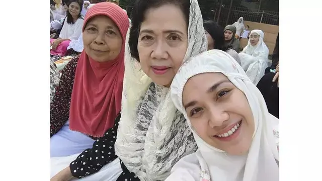 6 Pesona Bunga Citra Lestari Tanpa Makeup, Cantik Alami