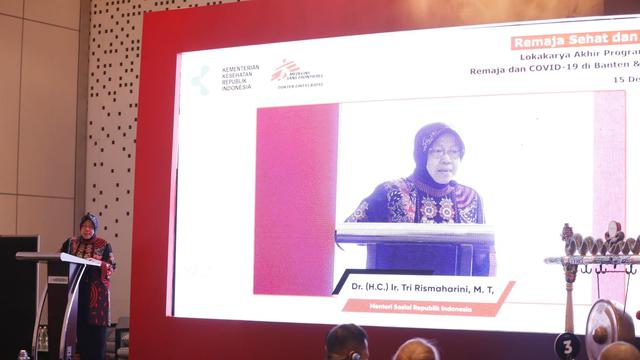 Risma Tekankan Edukasi Berkelanjutan