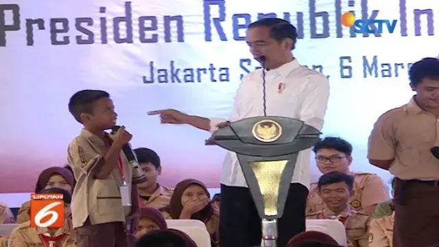 Presiden Joko Widodo bagikan 3.300 Kartu Indonesia Pintar (KIP) di Jakarta Selatan.