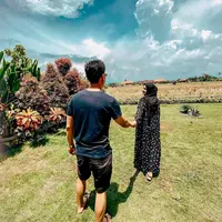 Nycta Gina bersama suaminya (Instagram/missnyctagina)