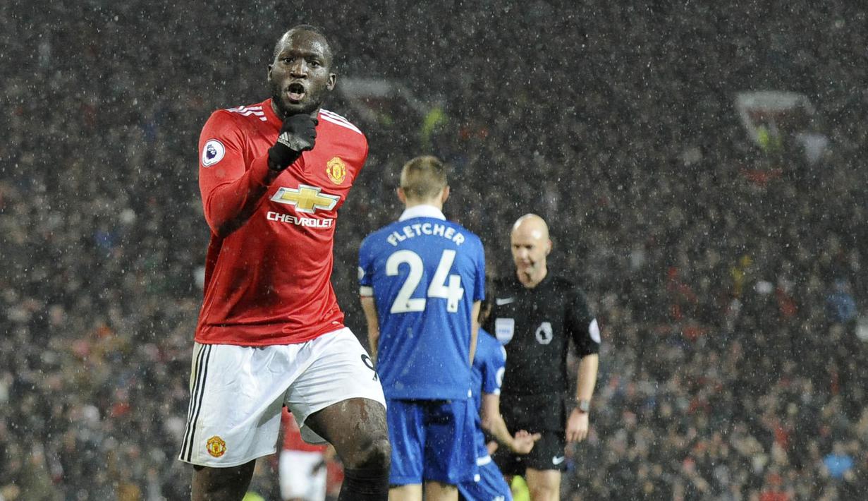 7. Romelu Lukaku (Manchester United) - 12 Gol. (AP/Rui Vieira)