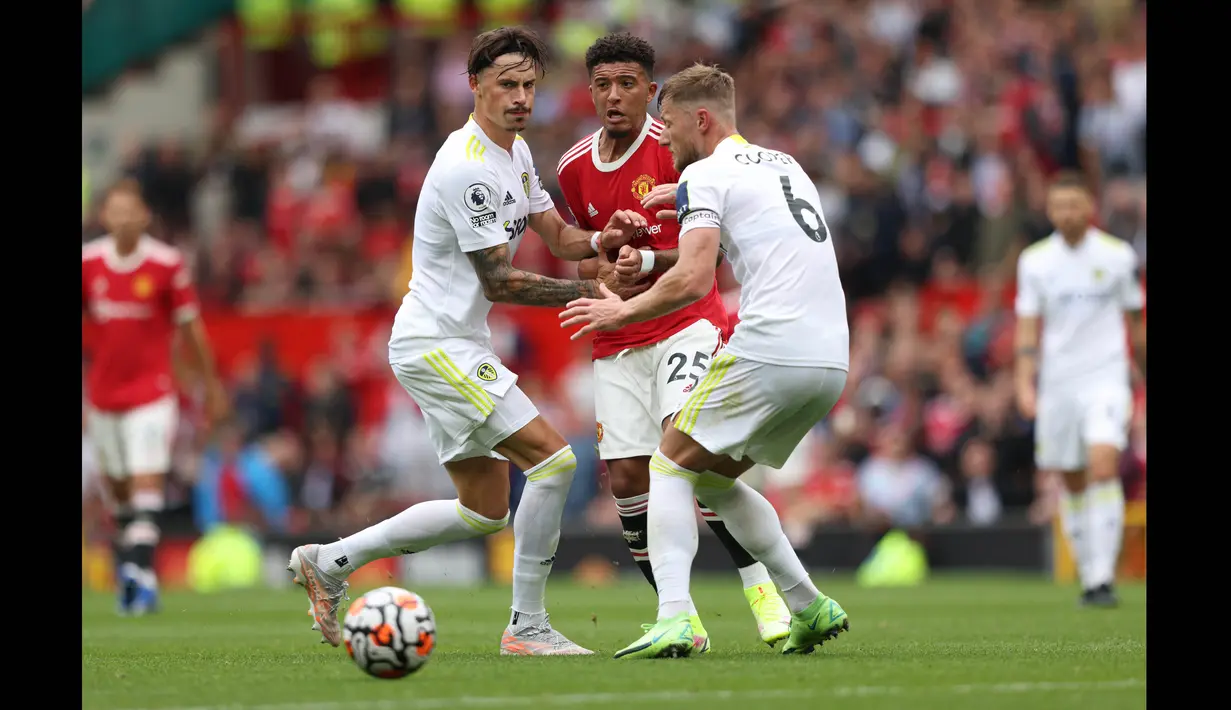 Dari sisa 18 menit sisa pertandingan, Sancho yang didatangkan dari Borrusia Dortmund dengan nilai transfer 85 juta Euro belum bisa berbuat banyak untuk klub dan hanya mampu membuat 13 operan. (Foto: AFP/Adrian Dennis)