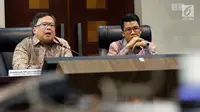 Menteri Negara PPN/Ka Bappenas Bambang Brodjonegoro bersama Anggota DPR Fraksi XI Mukhamad Misbakhun saat menjadi pembicara di Kantor Staf Presiden, Jakarta, Senin (13/5/2019). Diskusi ini membahas tema "Berapa Lama Membangun Ibukota Baru?". (Liputan6.com/Johan Tallo)