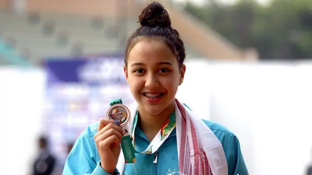 Gaurika Singh, perenang Nepal, menjadi peserta termuda pada Olimpiade Rio 2016. Usianya baru 13 tahun, namun memegang banyak rekor nasional di Nepal.