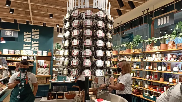 The Body Shop Buka Toko Hasil Daur Ulang Sampah Pertama di Indonesia