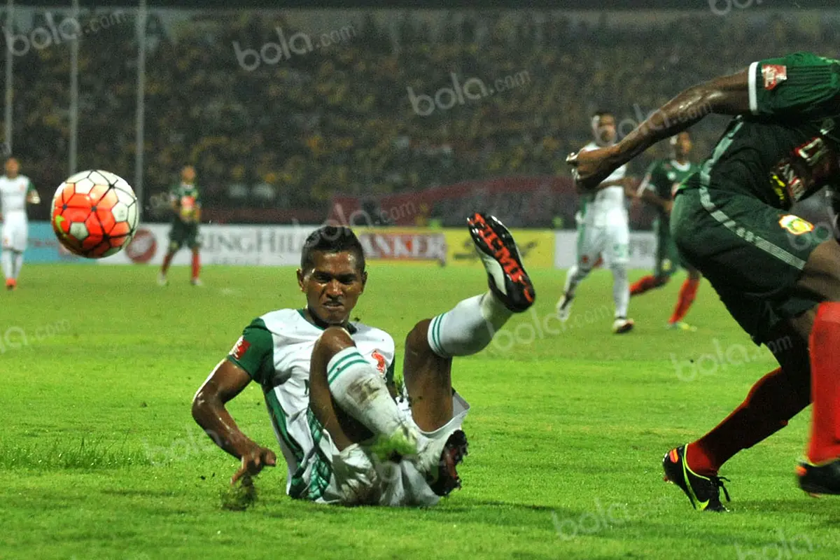 Bhayangkara Surabaya United vs PS TNI