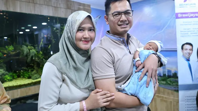 [Fimela] Tommy Kurniawan dan Lisya Nurrahmi