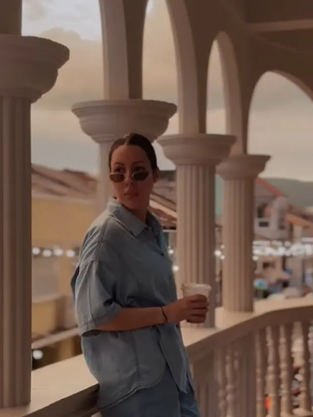 Makin Mesra, Ini Potret Darma Mangkuluhur Anak Tommy Soeharto Liburan Bareng Kekasih ke Phuket Old Town