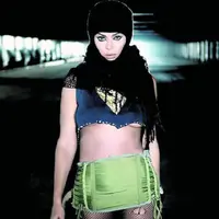 Beyonce mengenakan hijab dalam video klip Superpower. (via. DailyStar)