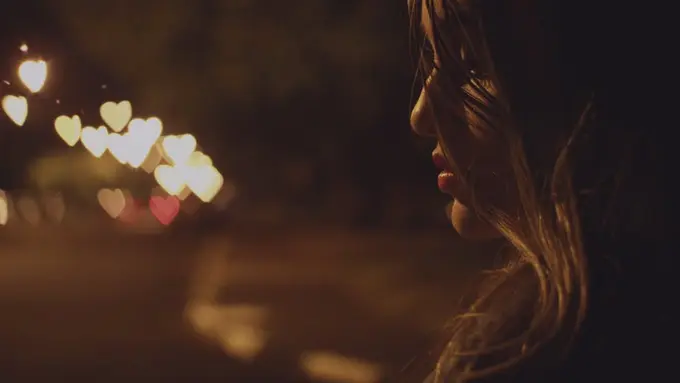 [Bintang] Galau Tengah Malam, Hubungi 4 Zodiak Ini Biar Nggak Makin Parah