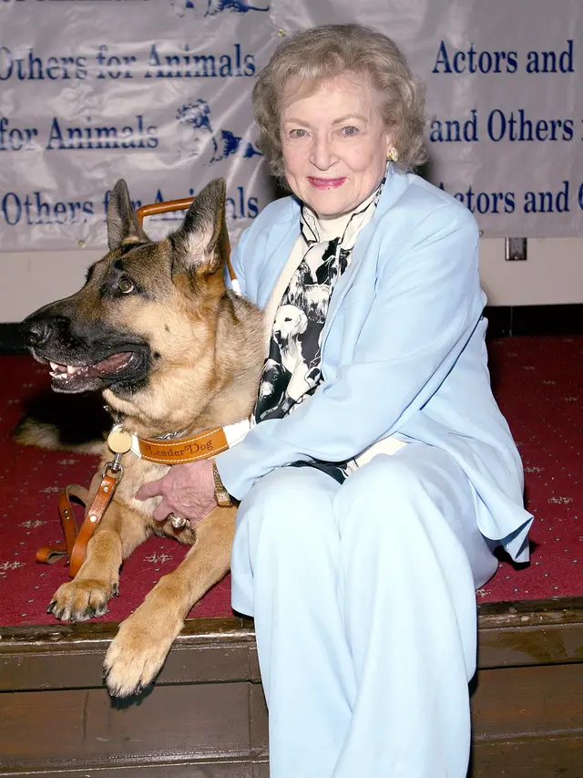 [Bintang] Betty White