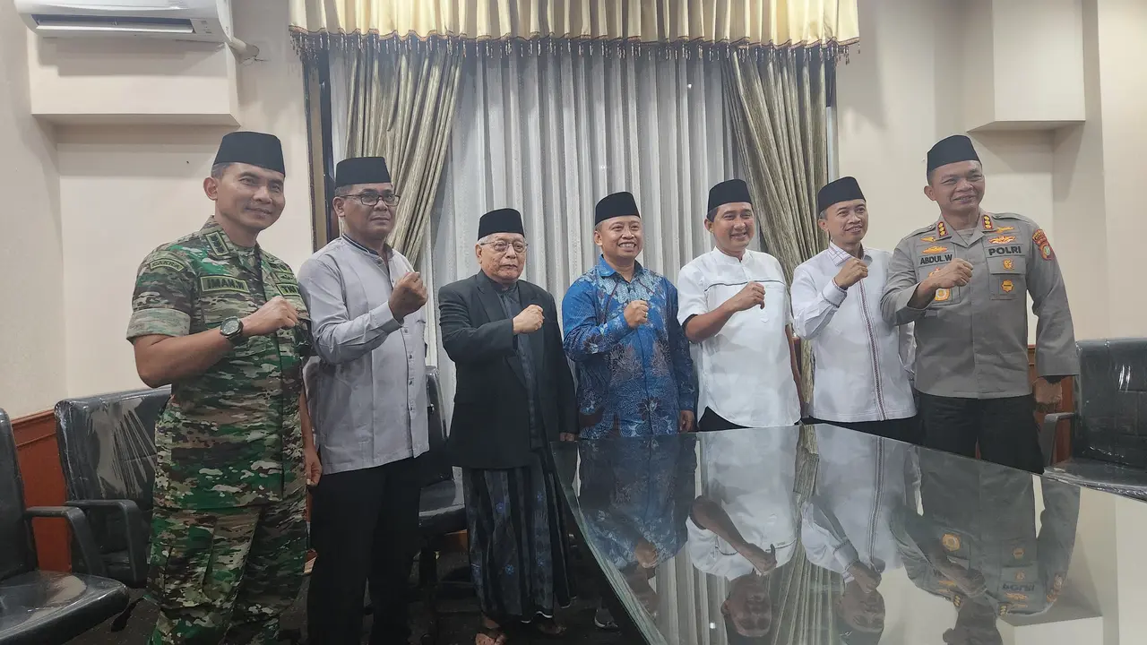 Forkopimda Kota Depok usai melakukan rapat bersama membahas kondusifitas Kota Depok selama Ramadhan 1446 H. (Liputan6.com/Dicky Agung Prihanto)