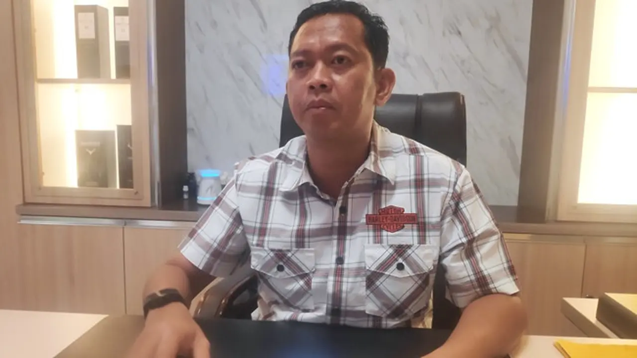 Direktur Reserse Kriminal Umum Polda Riau Komisaris Besar Asep Darmawan SIK.