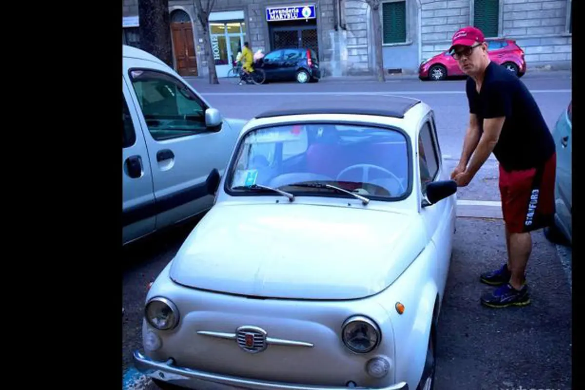 Bertubuh Tambun, Tom Hanks Berniat Koleksi Fiat 500