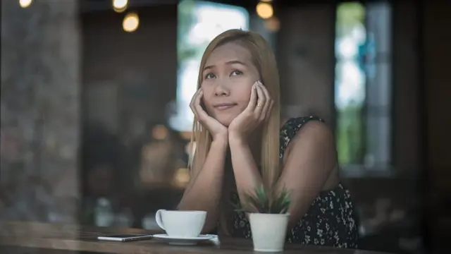 7 Tanda Mantan Belum Move On! Benarkah Dia Masih Memikirkanmu? (Foto: Freepik/jcomp)