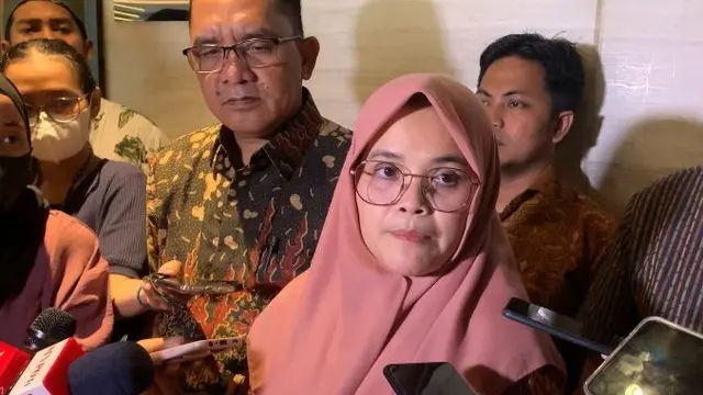 Anggota Bawaslu Lolly Suhenty