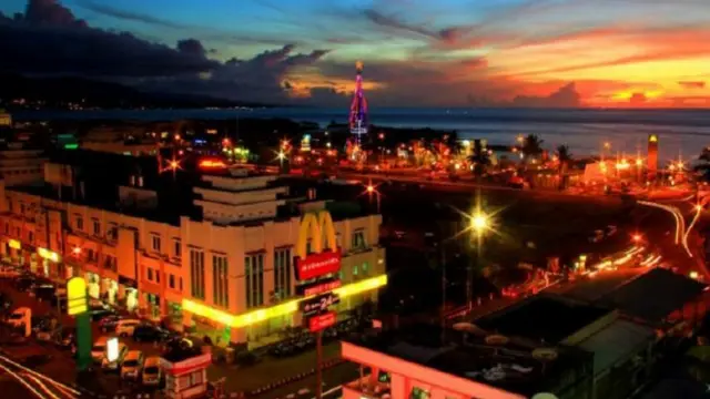 Dengan area yang luas, Kawasan Megamas Manado menjadi pilihan utama digelarnya berbagai event yang menghadirkan ribuan orang.