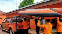 Basarnas Palembang telah memberangkatkan dua tim penyelamatan menuju lokasi kejadian untuk melakukan proses pencarian para korban. (Liputan6.com/ Dok Basarnas Palembang)