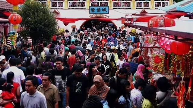Kondisi Kampung China di Kota Wisata, Gunung Putri Bogor sebelumnya ramai dan kini memperihatinkan. (Dok: TikTok @ahmadrifyannur)