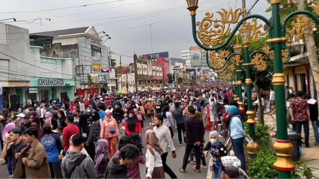 Saat Kayutangan Heritage Malang Berubah Jadi Lautan Manusia