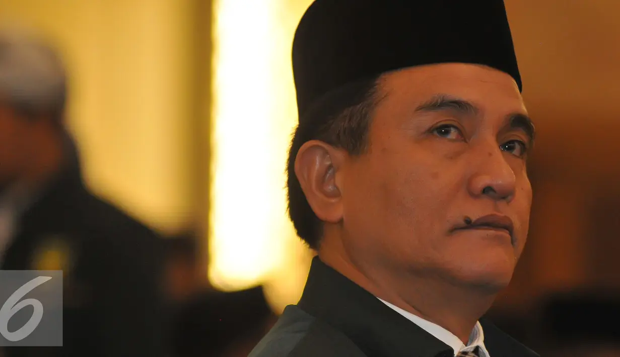 Ketua Umum PBB, Yusril Ihza Mahendra saat peringatan Milad ke-17 PBB dan pelantikan pengurus PBB 2015-2020 di Jakarta, Senin (10/8/2015). Yusril meminta kepada seluruh kader PBB agar mempertahankan idealisme partai. (Liputan6.com/Herman Zakharia)