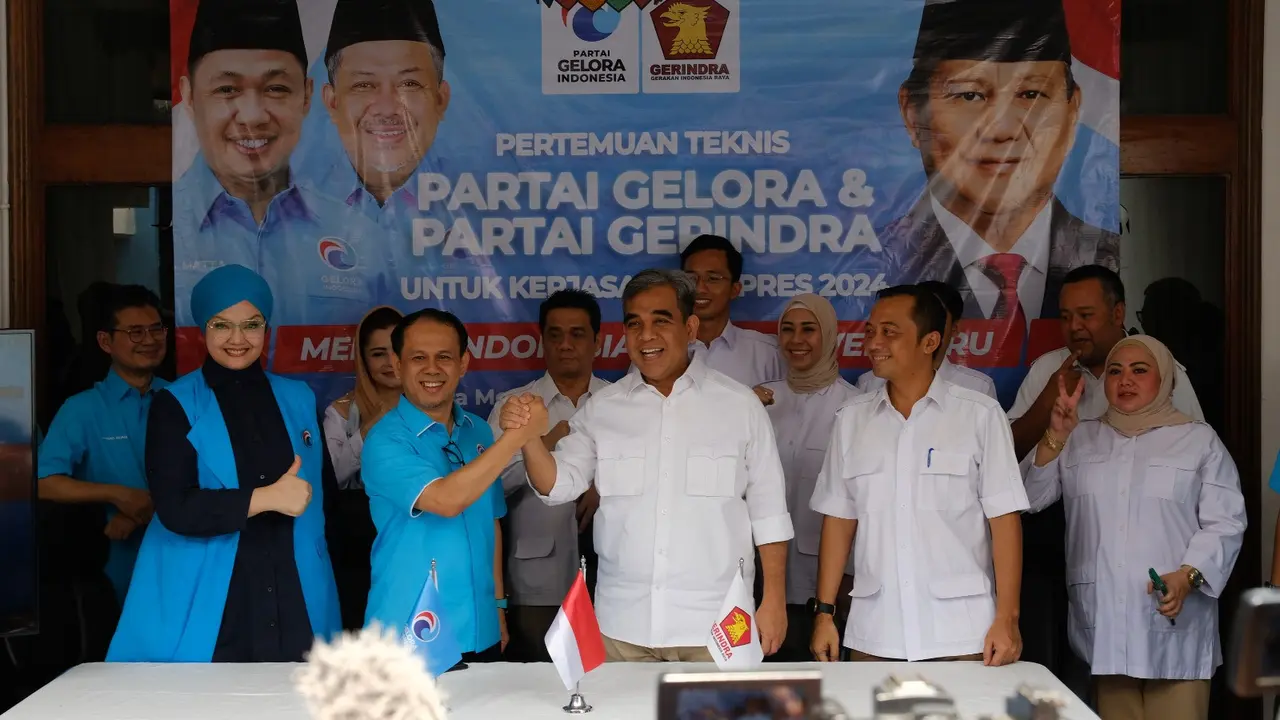 Sekjen Partai Gerindra Ahmad Muzani dan para petinggi Partai Gerindra melakukan silahturahmi ke Partai Gelora pada Sabtu (19/8/2023). (Liputan6.com/Nur Habibie)