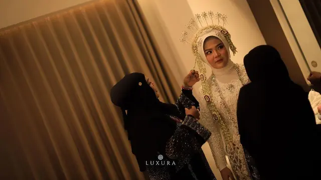 Keponakan Dewi Perssik, Rosa Meldianti Alias Meldi menikah dengan Inggil di Jember (Foto: instagram luxuraimage)