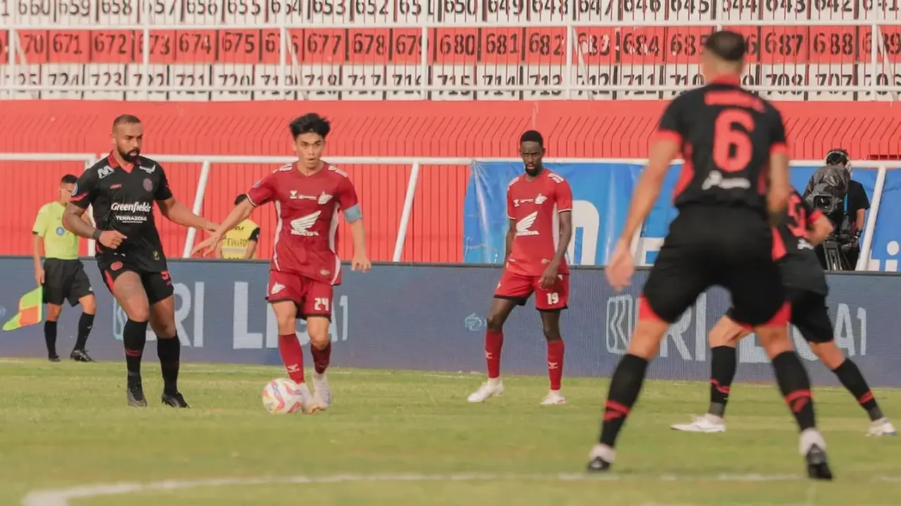 Arema FC Vs PSM Makassar.