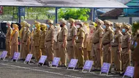 Menuju 100 hari kerja, Bupati Garut Abdusy Syakur Amin dan Wakilnya Luthfianisa Putri Karlina atau Putri Karlina, segera melakukan perombakan kabinet kerja Syakur-Putri (Santri) di Lingkungan Pemda Garut. (Liputan6.com/Jayadi Supriadin)