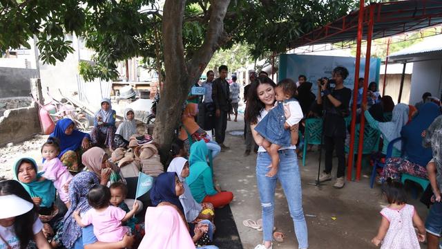 Aksi Sosial Andalan Feminine Care Fresh Inspiration di Desa Malaka Lombok Utara