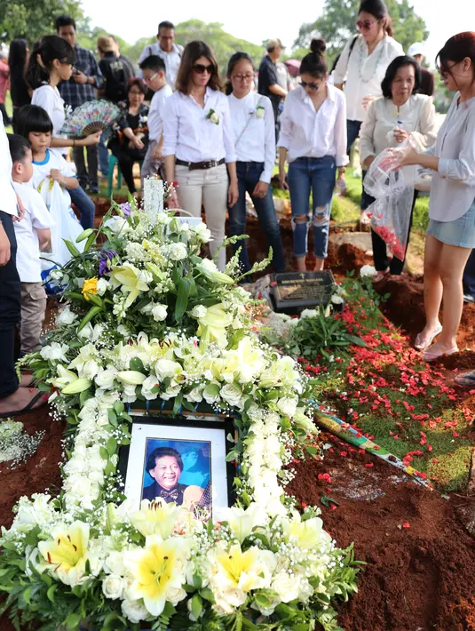 Ireng Maulana meninggal disebabkan oleh penyakit jantung. (Adrian Putra/Bintang.com)