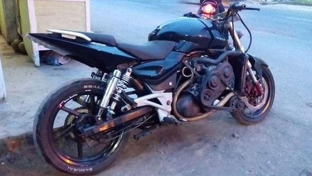 Kumpulan Potret Modifikasi Ekstrem Motor Bermesin Mobil