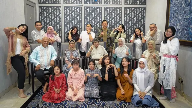 Potret Annisa Pohan saat buka bersama dengan keluarga besar (Sumber: Instagram/@annisayudhoyono)