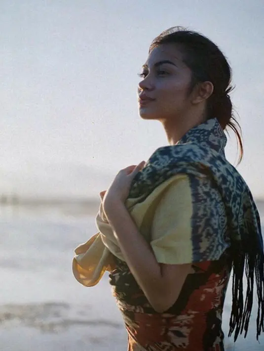 Sebelum menjalin cinta dengan pemain Persija ini, Ariel Tatum berpacaran dengan pria yang satu profesi dengannya. Bersama Ryuji, Ariel tetap merasakan nyaman meskipun memiliki perbedaan profesi. (Instagram/arieltatum)