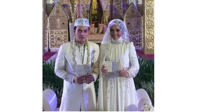 10 Potret Artis Kolosal Genta Buana di Momen Pernikahan, Bikin Nostalgia Bareng