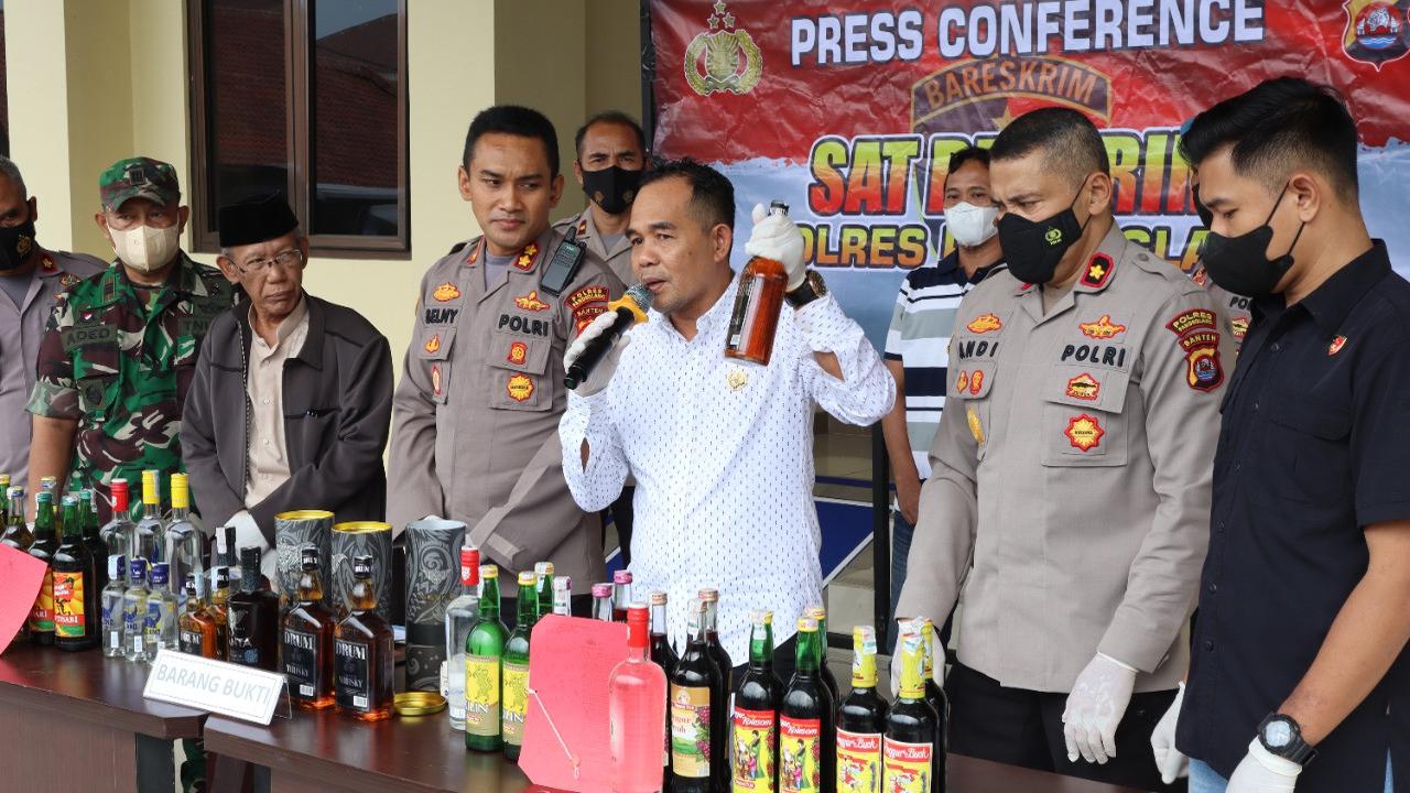 Minuman Keras Yang Disita Polres Pandeglang. (Rabu, 01/06/2022). (Dokumentasi Polres Pandeglang).