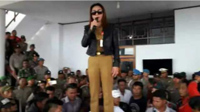 Bupati Talaud Sri Wahyumi Manalip Tetap Datang ke Kantor