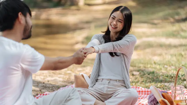 perempuan dan pasangan 14 mei