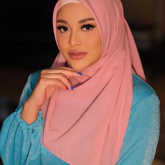 6 Artis Ini Putuskan Berhijab Usai Menikah, Pesonanya Kian Terpancar
