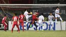 Memasuki laga semifinal leg pertama melawan Vietnam yang berlangsung di stadion Pakansari, Hansamu Yama berhasil mencetak gol pertama bagi timnas Indonesia melalui sundulan keras ke gawang Vietnam. (AFP/Bay Ismoyo)