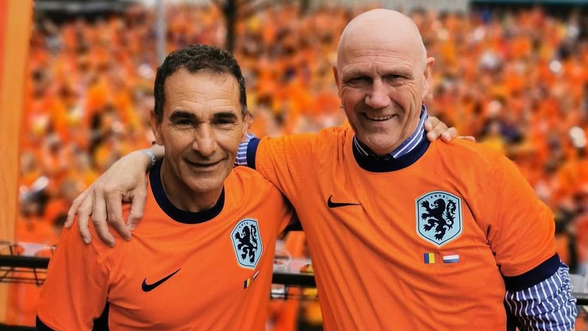 Pengamat Malang Temukan Foto Lamanya bersama Gerald Vanenburg, Asisten Kluivert dan Pelatih Timnas Indonesia U-23