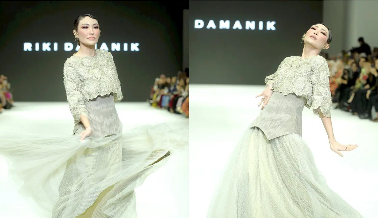 <p>Ayu Dewi memeriahkan Jakarta Fashion Week hari ke-3, tepatnya pada 25 September 2023. [Fimela/Bambang E. Ros]</p>