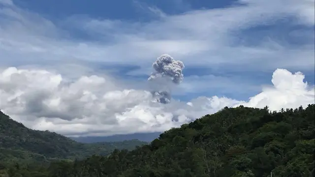 Gunung Agung erupsi lagi