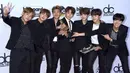 Saat ini BTS disibukkan dengan jadwal promosi album terbarunya. Bahkan mereka melakukan stage comeback di panggung Billboard Music Awards 2018. (Foto: soompi.com)