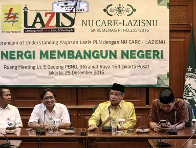 Ketua Umum PBNU, KH. Said Aqil memberikan sambutan sebelum menyaksikan MoU Kerjasama Pendistribusian dan Pendayagunaan Zakat NU Care - LAZISNU dengan Yayasan PLN di Gedung PBNU, Jakarta, Kamis (29/12). (Liputan6.com/Faizal Fanani)