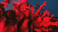 Thierry Henry, striker Prancis yang menjadi legenda di Arsenal hadir meramaikan peluncuran jersey baru Arsenal musim 2015/2016. Santi Cazorla, Danny Welbeck menjadi wakil dari tim yang hadir dalam peluncuran di Stadion Emirates tersebut.