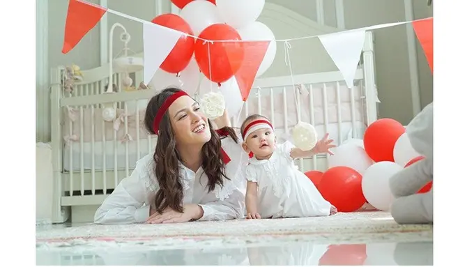 7 Potret Shandy Aulia Ajak Baby Claire Rayakan HUT RI ke-75, Seru Banget