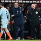 Higuain kembali tampil buruk dan gagal mencetak gol pada laga lanjutan Premier League yang berlangsung di stadion Dean Court, Bournemouth, Kamis (31/1). Chelsea dipermalukan 0-4 kontra Bournemouth. (AFP/Glyn Kirk)