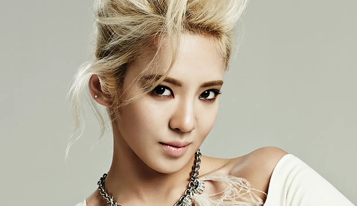 Sejak kecil. Hyoyeon SNSD sudah pandai menari. Tubuhnya yang lentur membuat gerakan apapun terlihat mudah. (Foto: soompi.com)